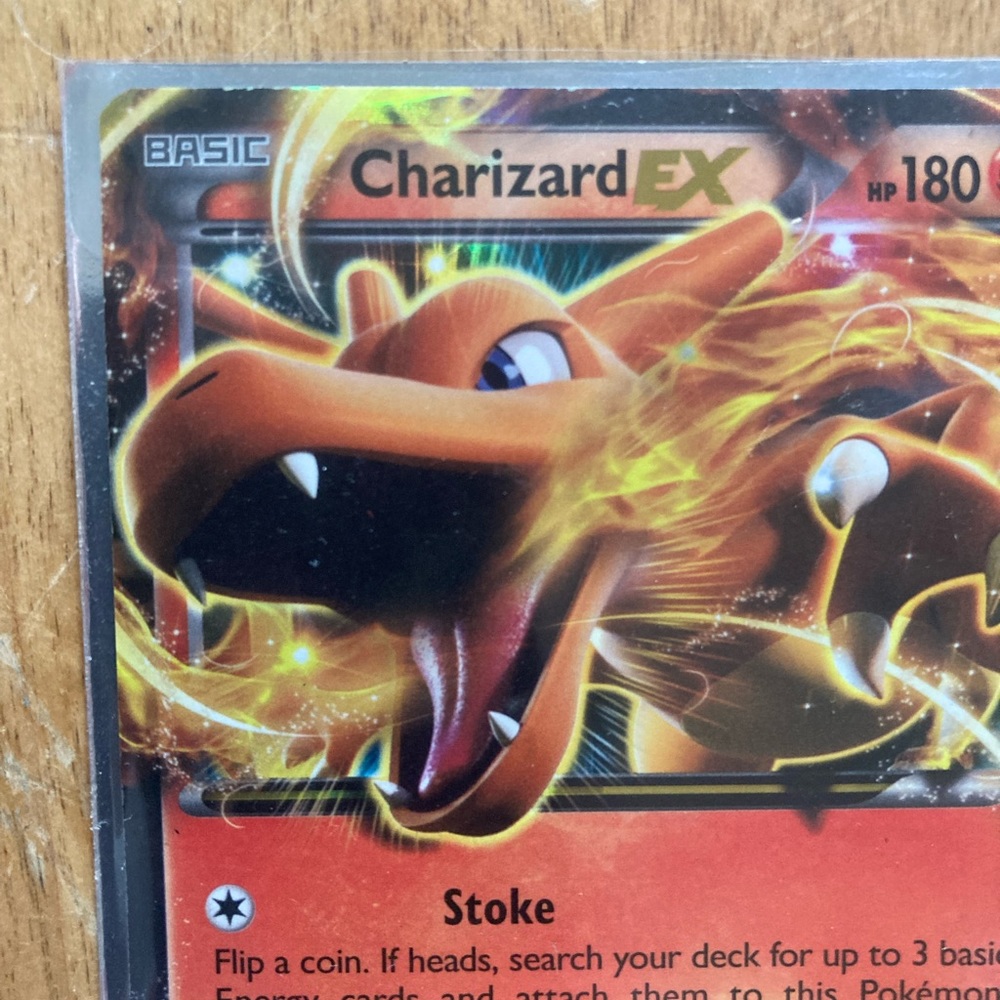 Charizard EX Pokémon card - Picture 2 of 8